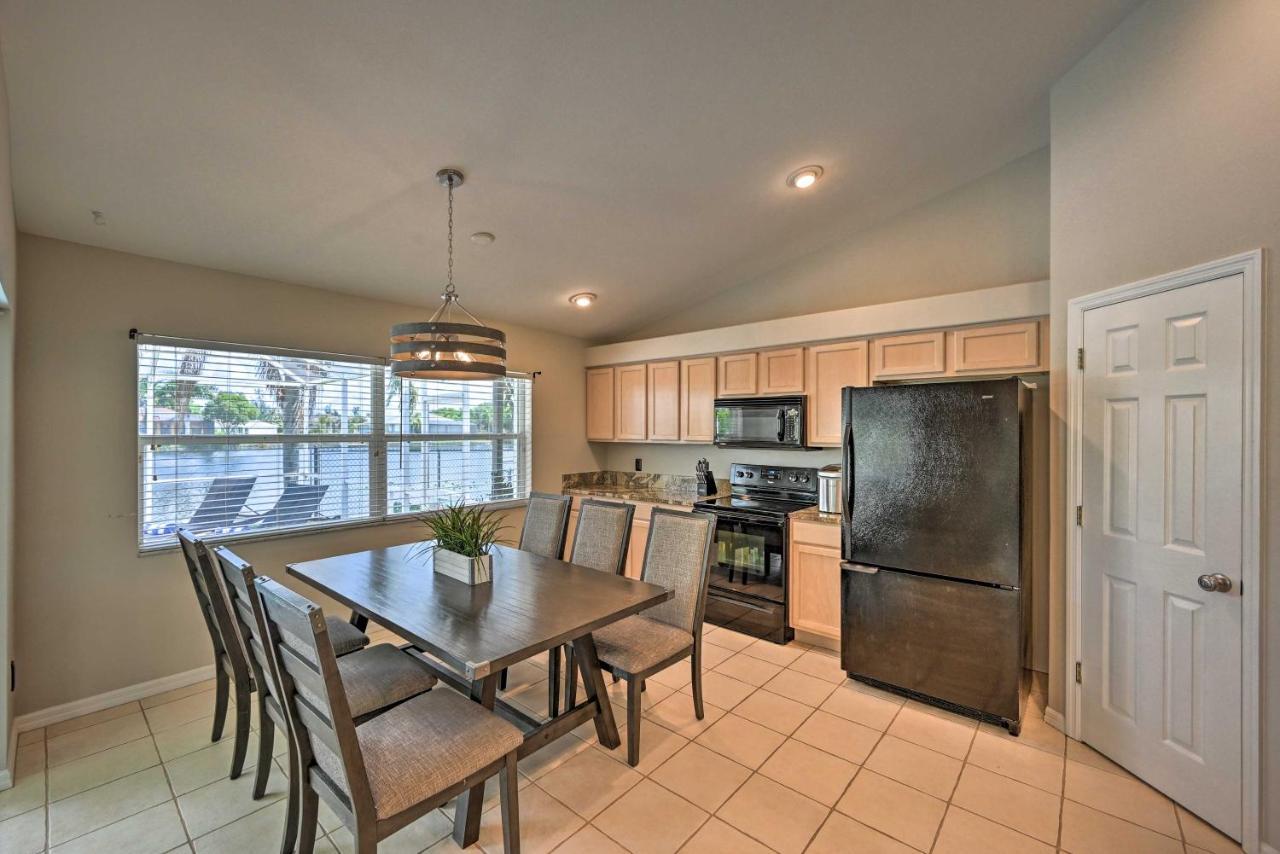 Pet-Friendly Escape With Dock And Kayaks In Cape Coral Βίλα Εξωτερικό φωτογραφία